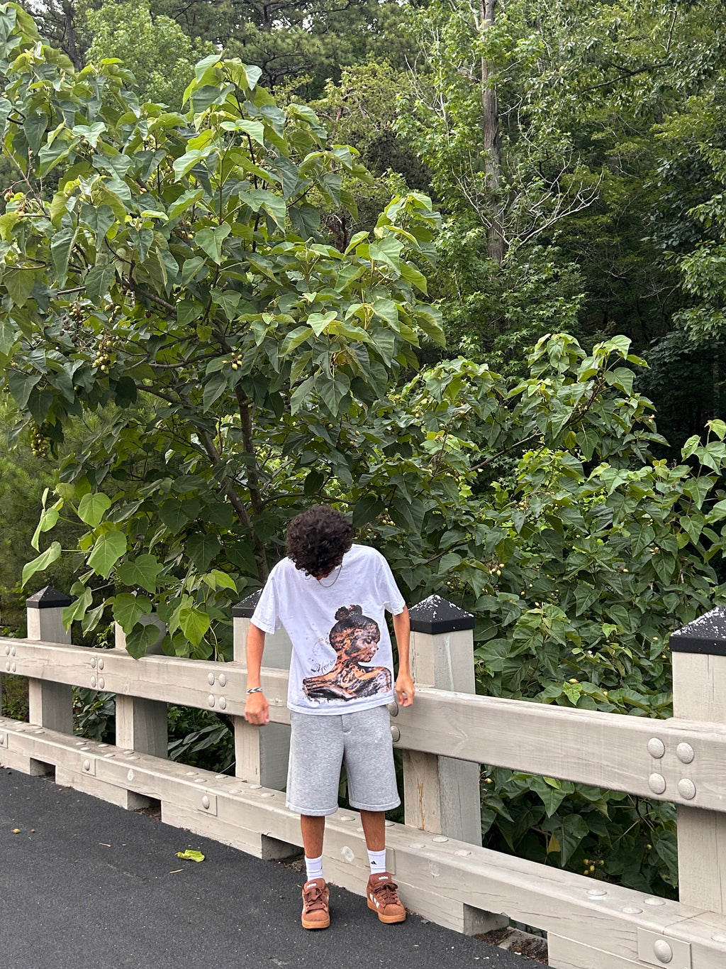 Uviera art tee